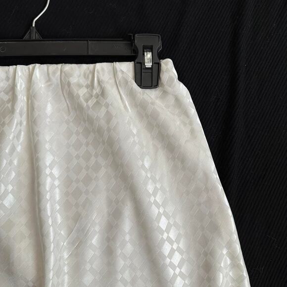 handmade white satin abstract print mini skirt - Picture 6 of 7